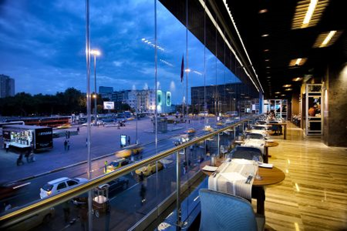 The Marmara Taksim\'de Sushi Zamanı