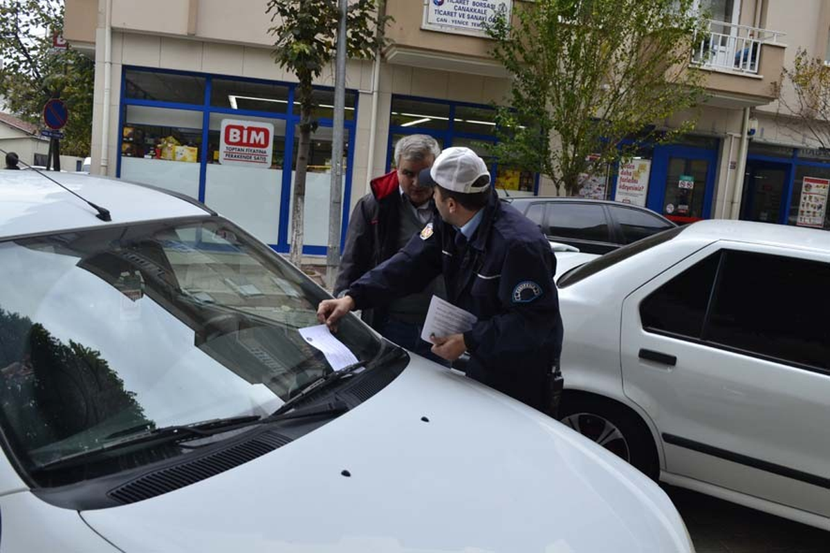 Trafik Ekiplerinden Sürücülere Park Uyarısı