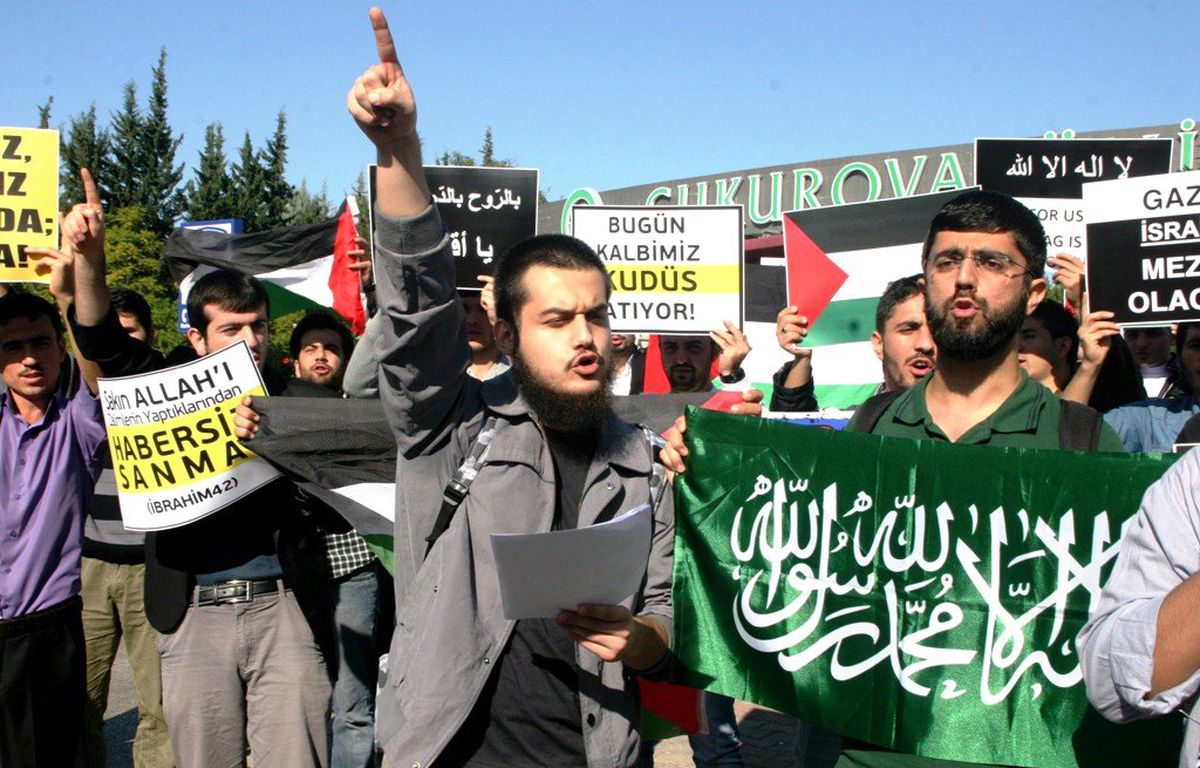 Üniversite Öğrencilerinden Gazzeliler\'e \'Fatiha\'lı Destek