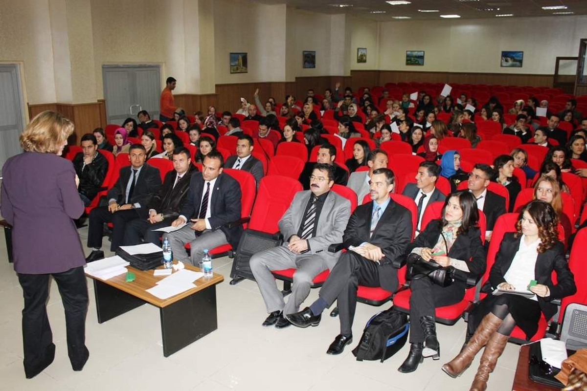 Van\'da \'Bilgisayar Destekli Dil Öğretimi\' Semineri