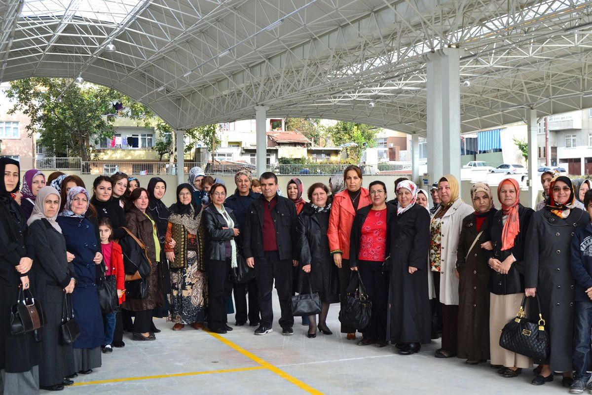 Ak Partili Kadınlara Hizmet Tanıtımı