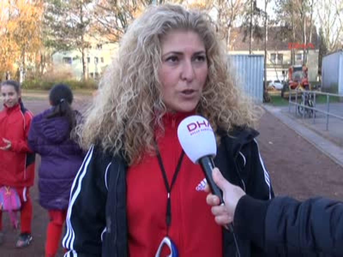 Almanya\'da Kız Futbol Takımı Oyuncu Desteği Bekliyor