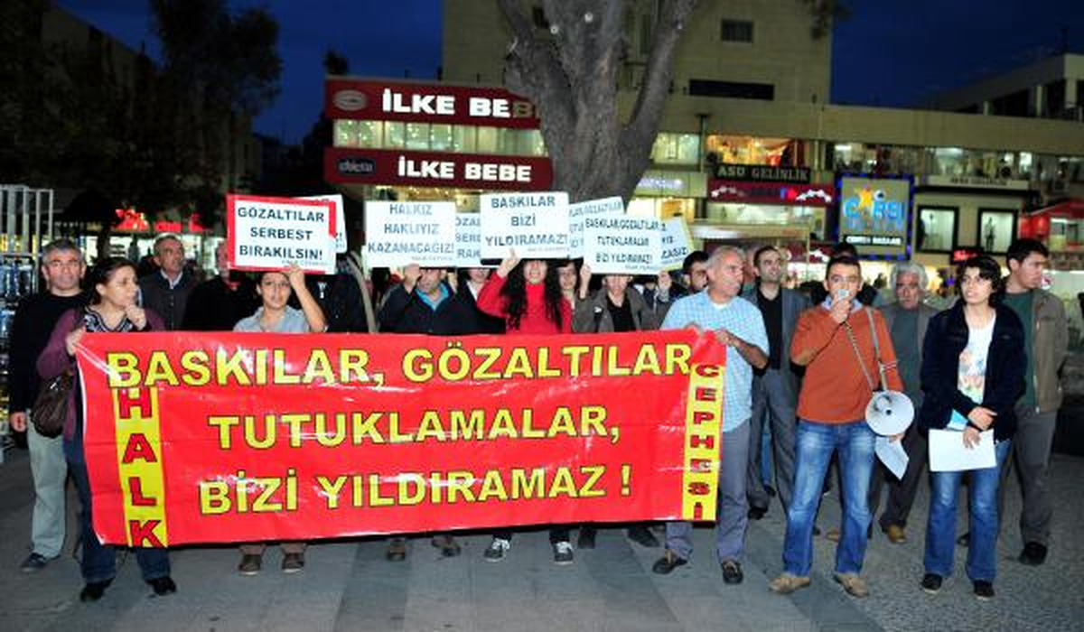 Antalya\'da Gözaltı Tepkisi