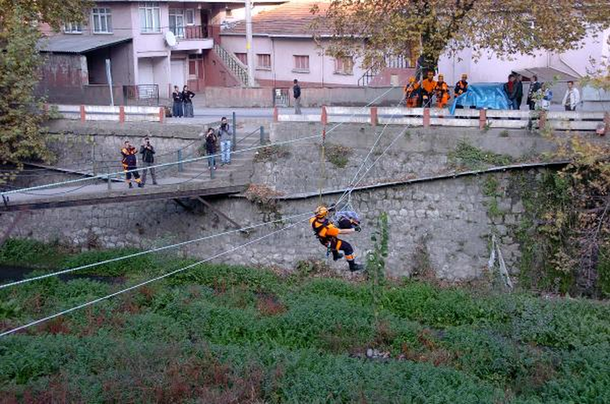 Derede Gerçeğini Aratmayan Kurtarma Tatbikatı