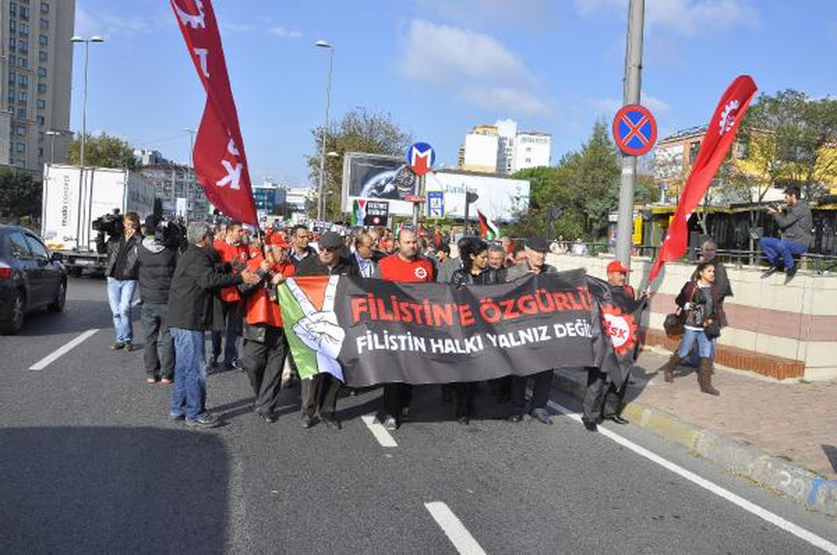 Disk\'ten İsrail Başkonsolosluğu Önünde Protesto