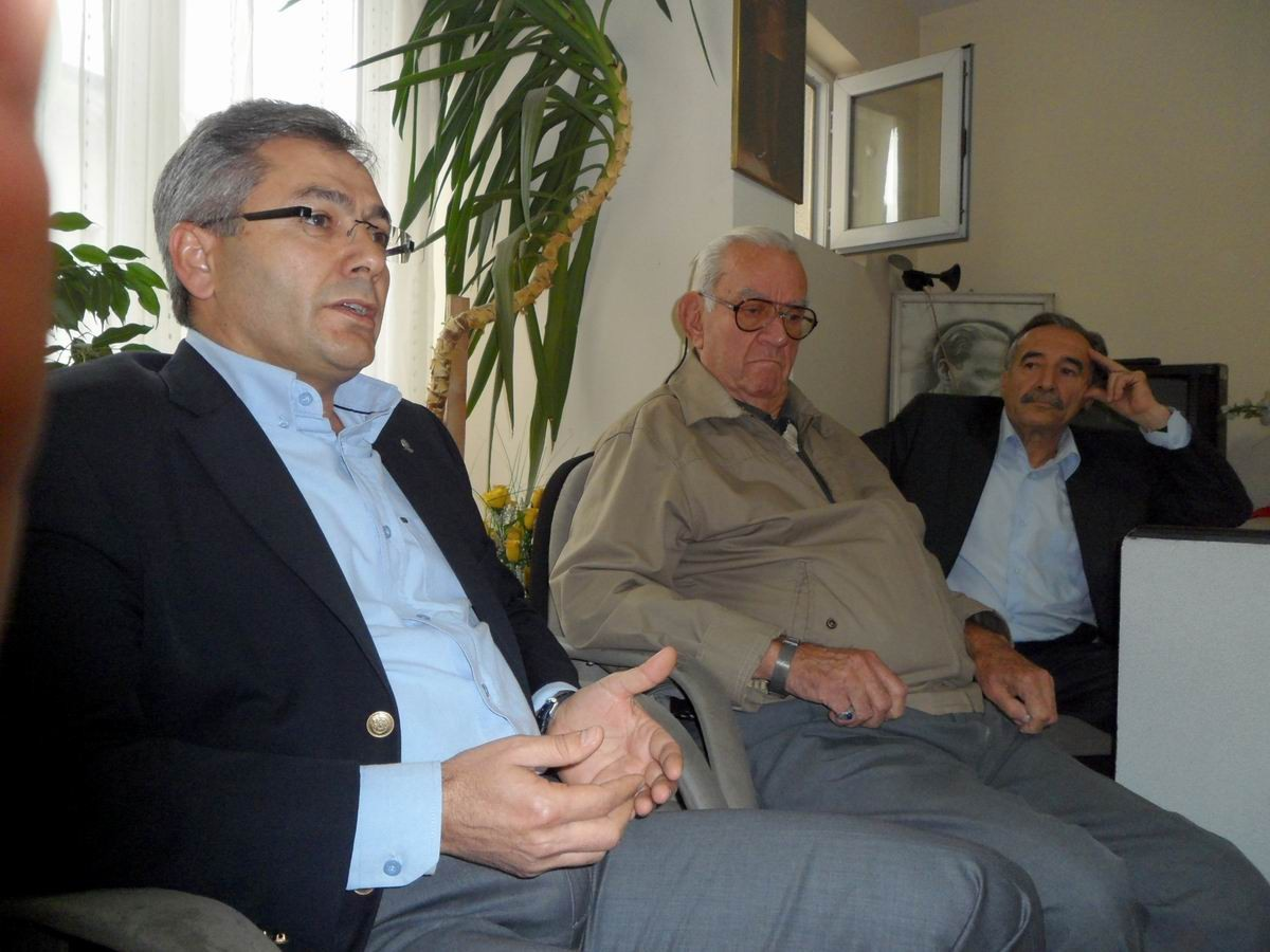 Edremit\'te CHP Esnaf Sanatkarlar Odası\'nı Ziyaret Etti.