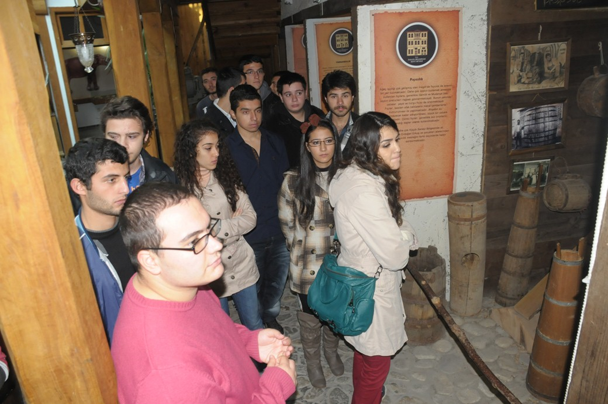 Fakültenin İlk Öğrencileri İnegöl\'ü Tanıyor