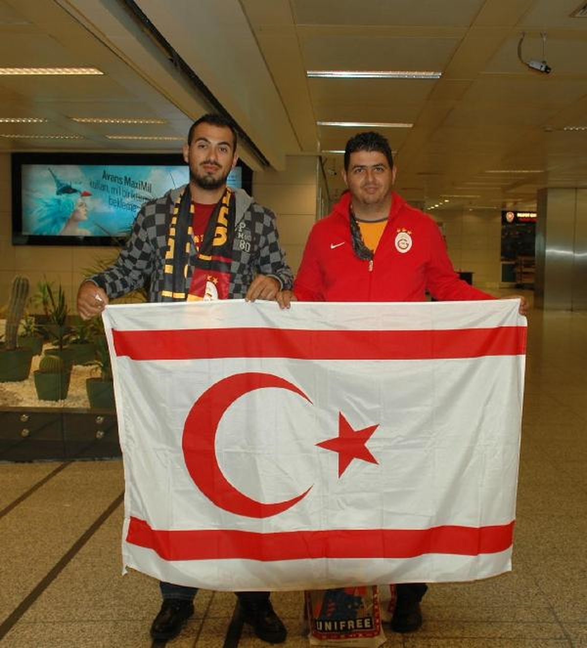 Galatasaray\'a Destek İçin KKTC\'den Geldiler