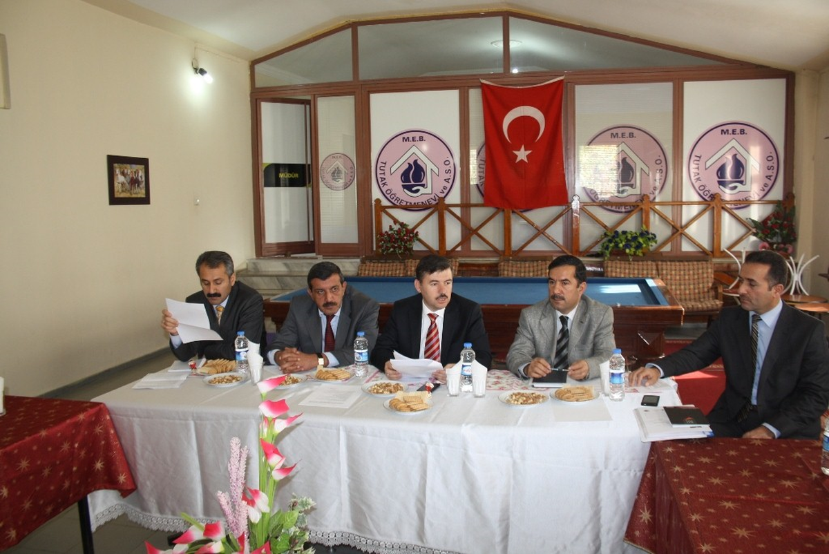 İlçe Milli Eğitim Müdürleri Tutak\'ta Toplandı