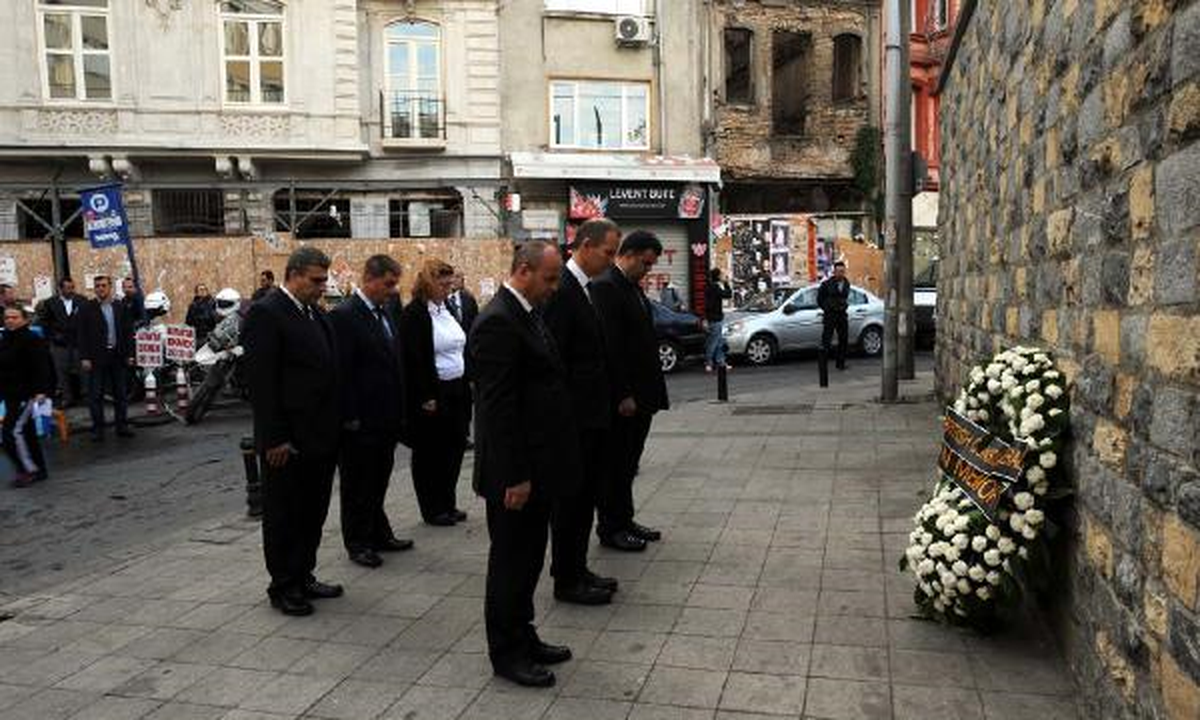 İngiltere Başkonsolosluğu Saldırısında Hayatını Kaybedenler Anıldı