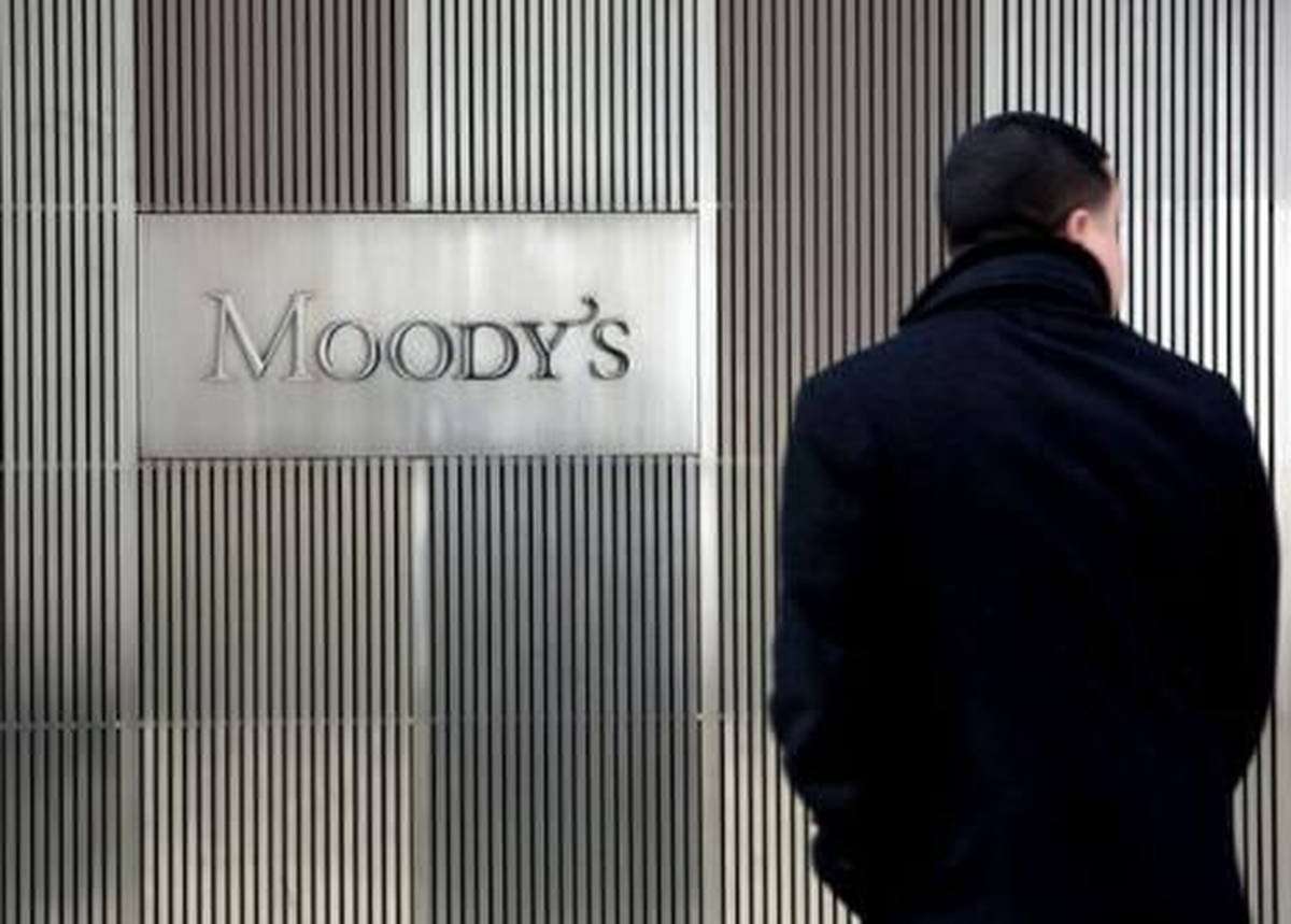 Moody\'s Fransa\'nın Kredi Notunu Bir Kademe Düşürdü