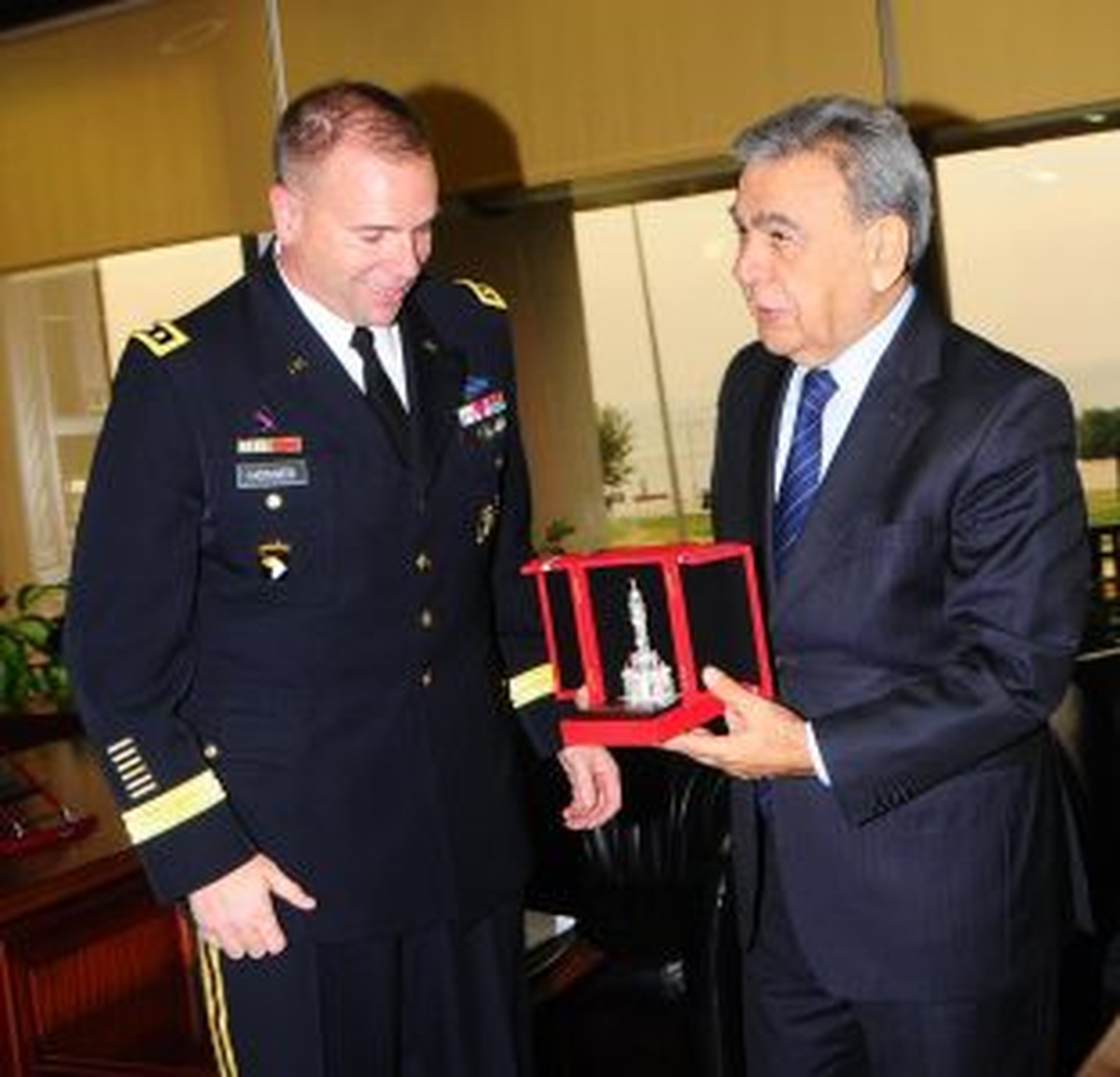 NATO Komutanı\'ndan Nezaket Ziyareti