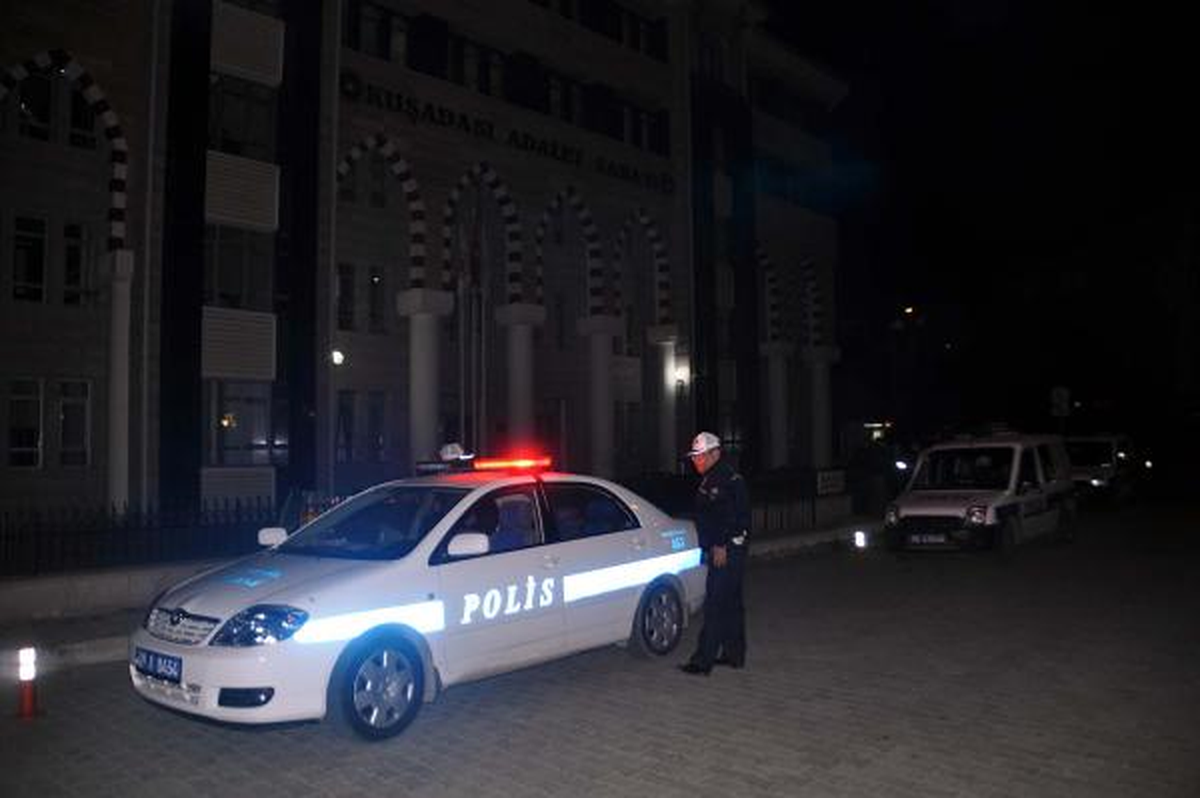 Polis Düşerken Kendini Vurdu