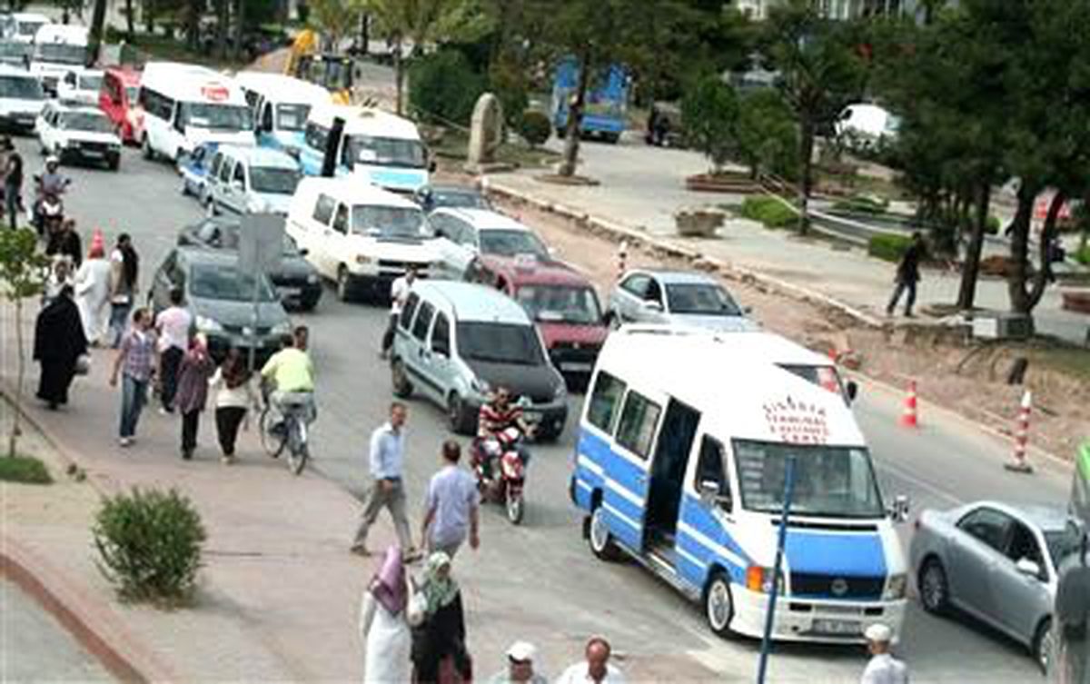 Sakarya\'da Trafiğe Kayıtlı Araç Sayısı 195 Bin 631\'e Yükseldi