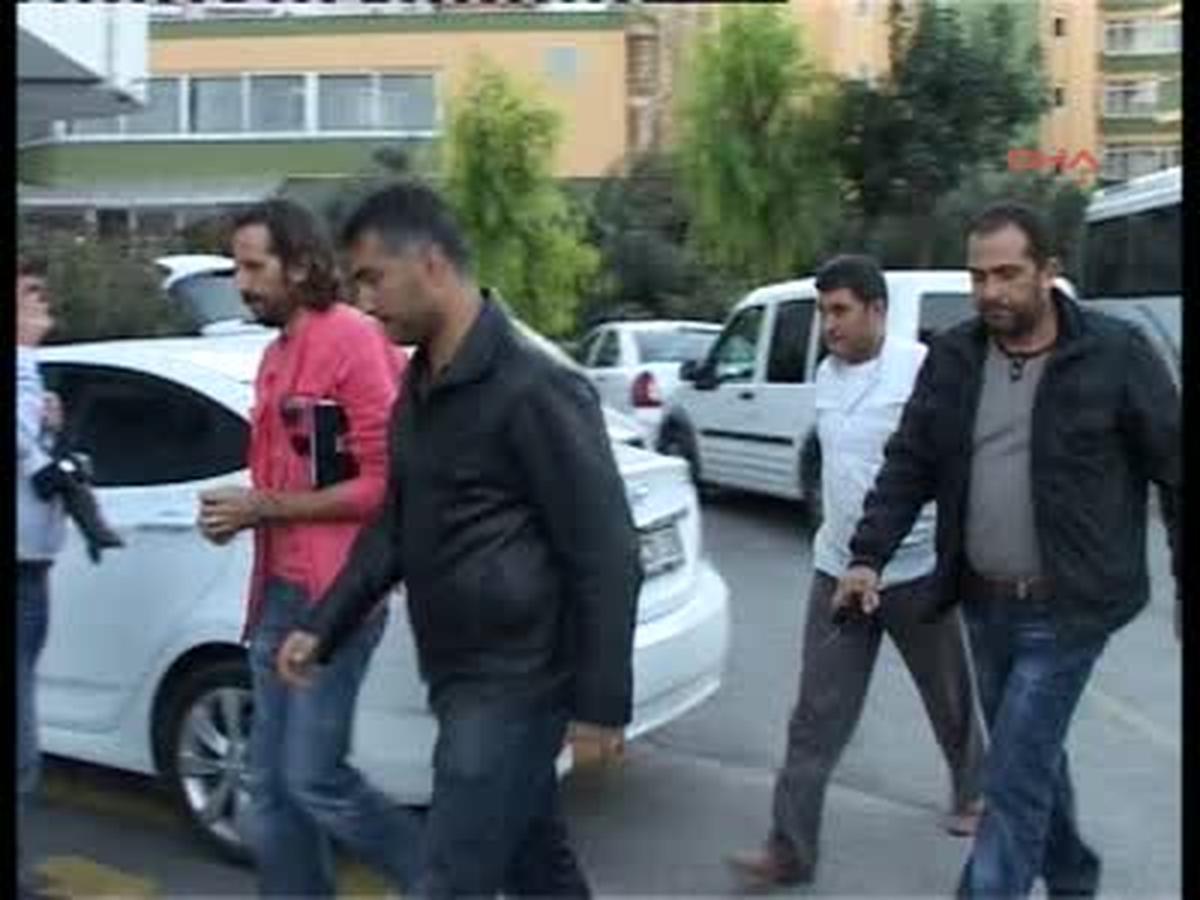 Hamile Kadının Boğazını Kesti
