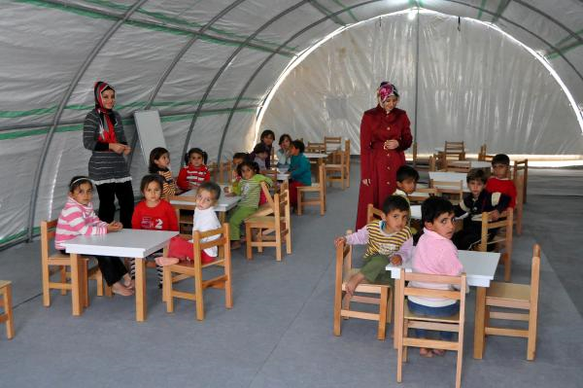 Suriyeli Çocuklara Çadır Sınıfta Eğitim