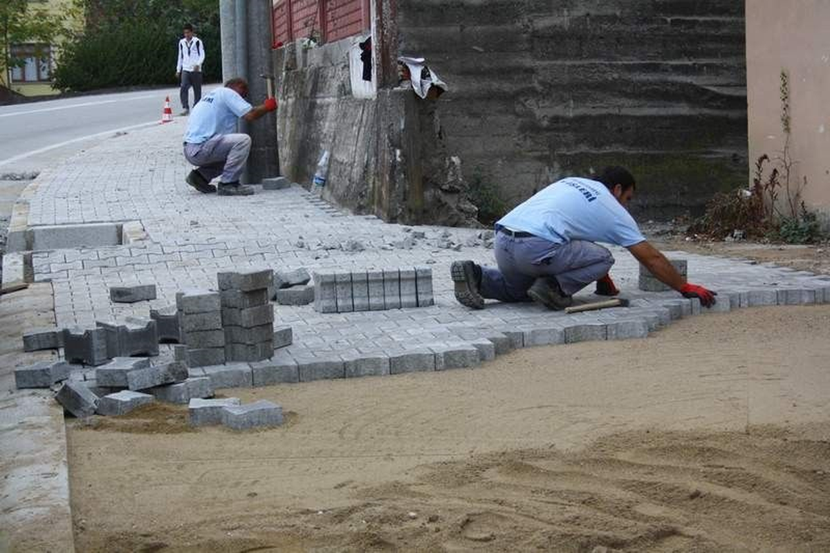 Taraklı\'da Parke Döşeme Çalışmaları