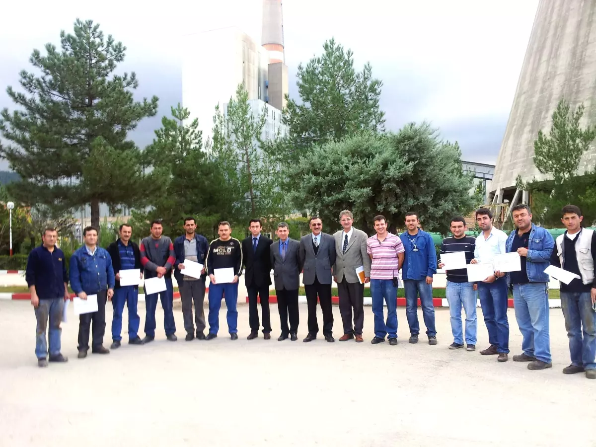 Termik Santral İşçileri Forklift Kullanım Belgesi Aldı