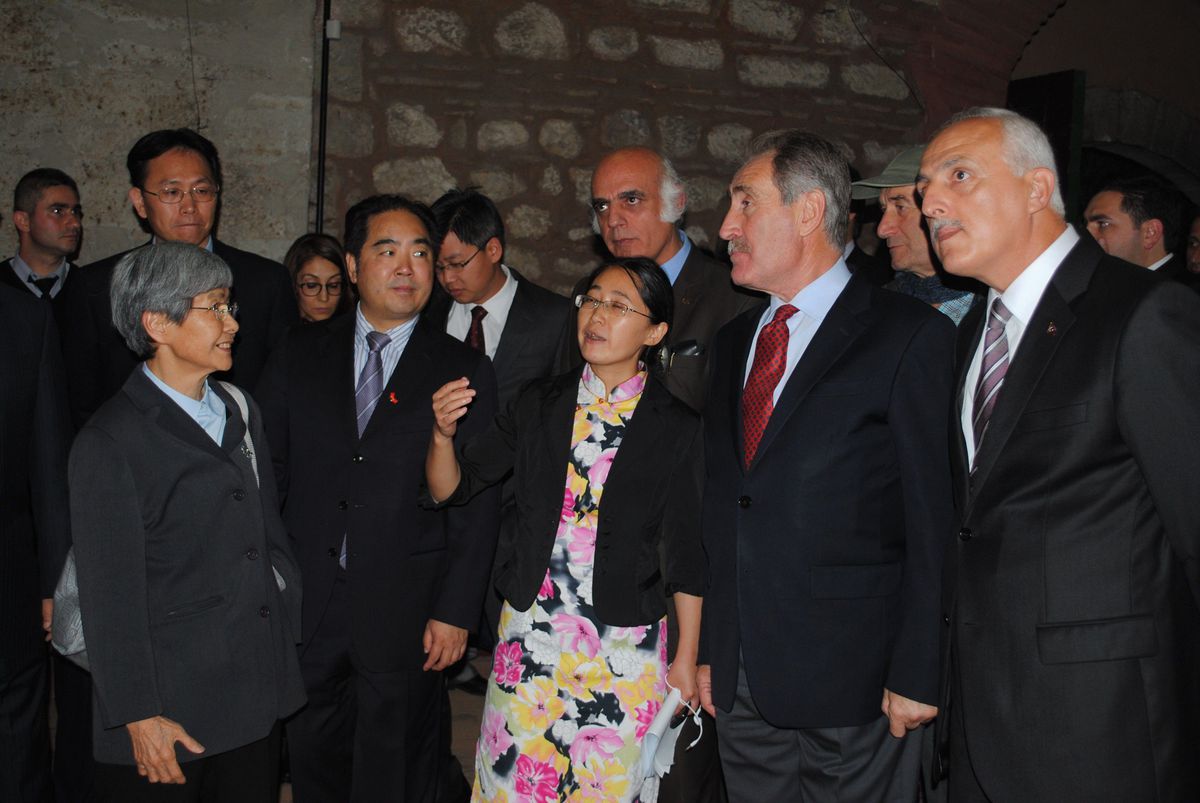 Topkapı Sarayı\'nda "Çin\'in Hazineleri Sergisi" Açıldı