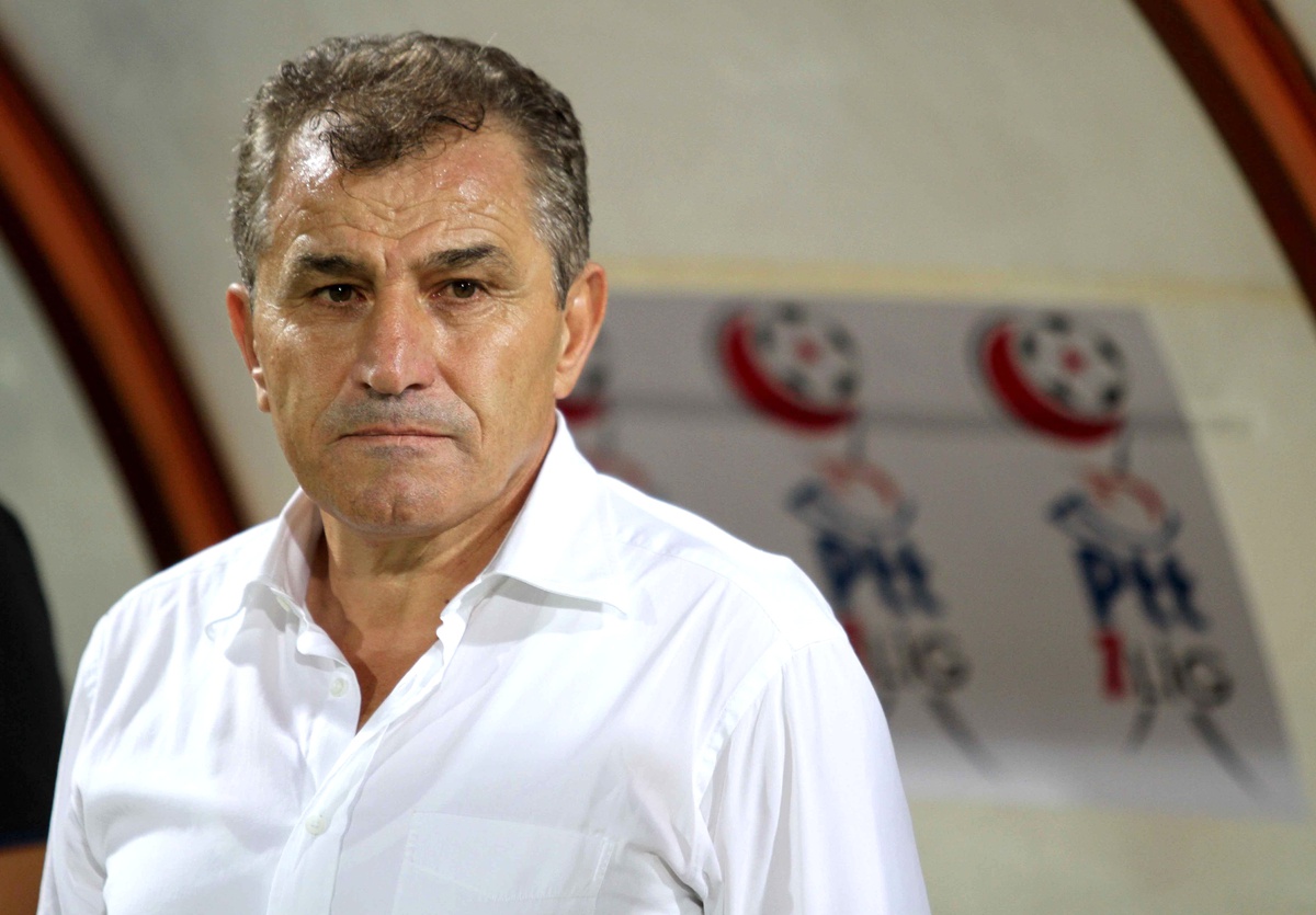 Torku Konyaspor\'da Hüsnü Özkara ile Yollar Ayrıldı