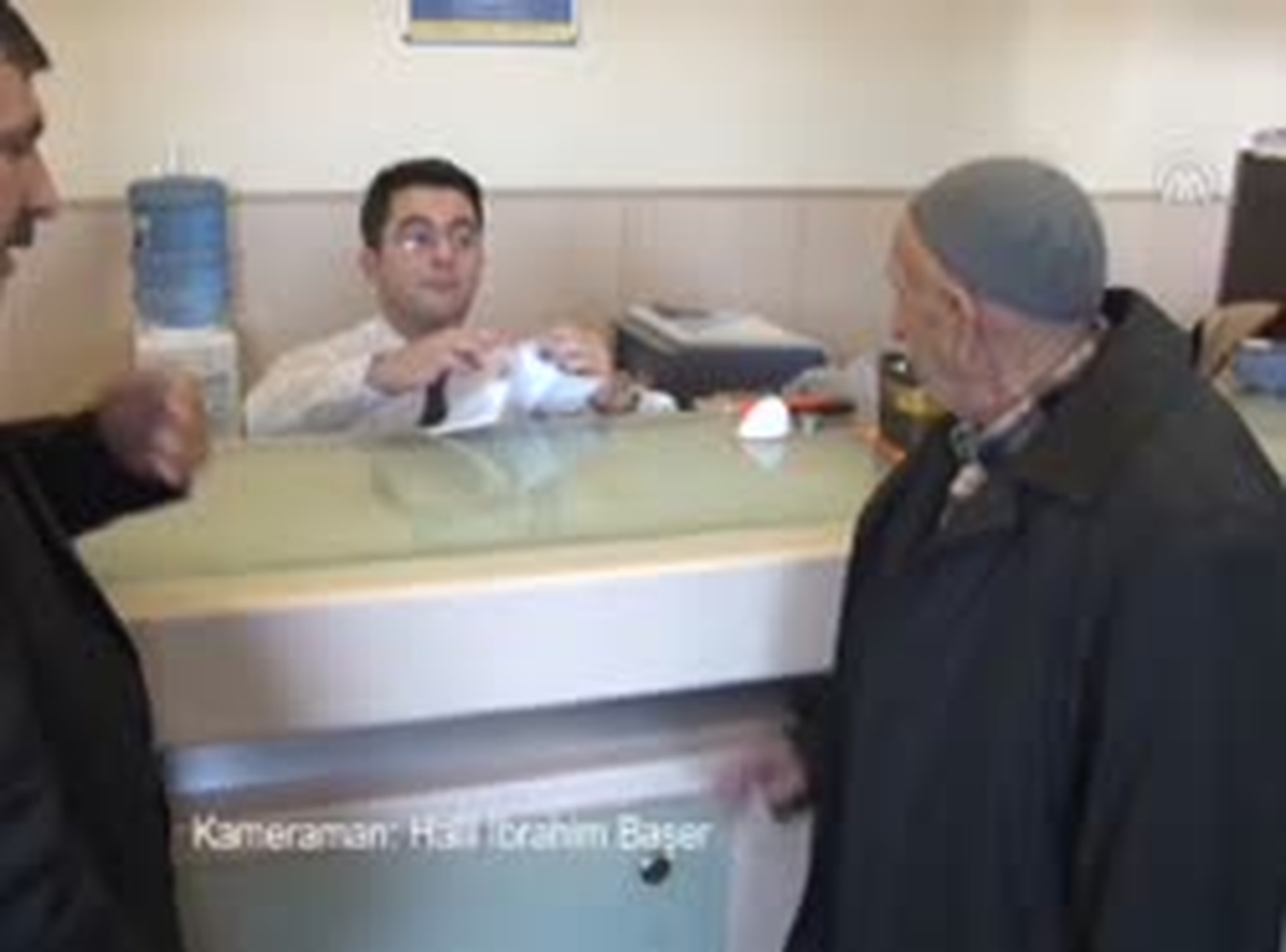 104 Yaşında Emekli Oldu