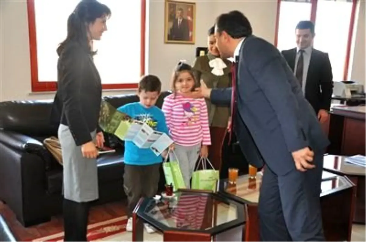 Aibü Rektörü Hayri Coşkun\'a Öğrencilerden Ziyaret