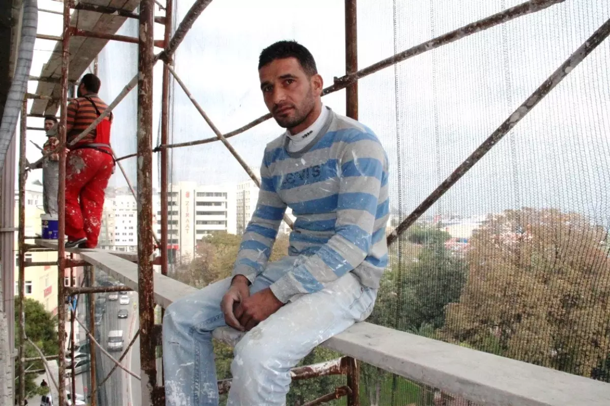 Ailesine Kavuşmak İçin Yardım İstedi