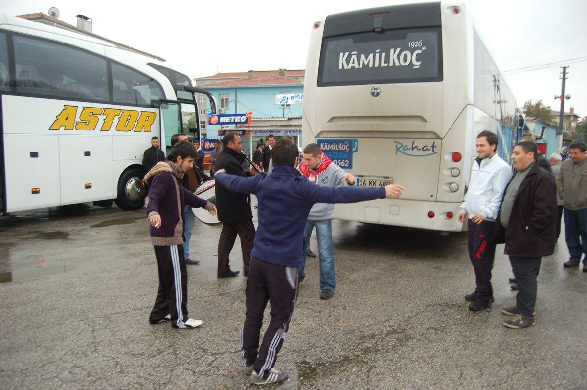 Askerler Davullarla Uğurlandı