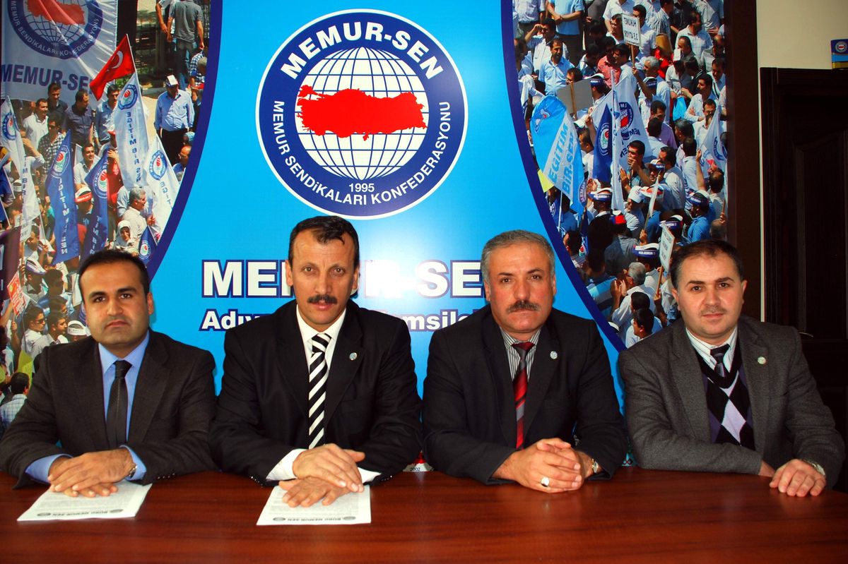Büro-Memur-Sen\'den Adliye Çalışanlarına Destek
