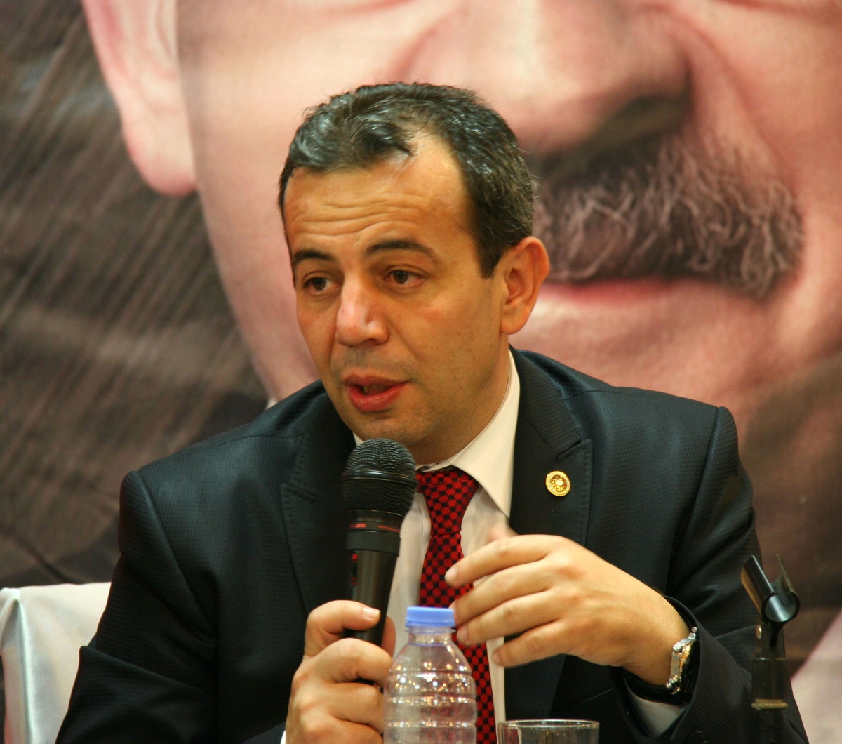Chp\'den Öğretmenler İçin Teklif: Her Yıl Kasım Ayında 1 Maaş İkramiye