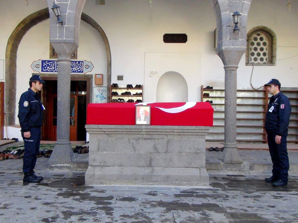 Emekli Emniyet Müdürü Muratoğlu, Hayatını Kaybetti