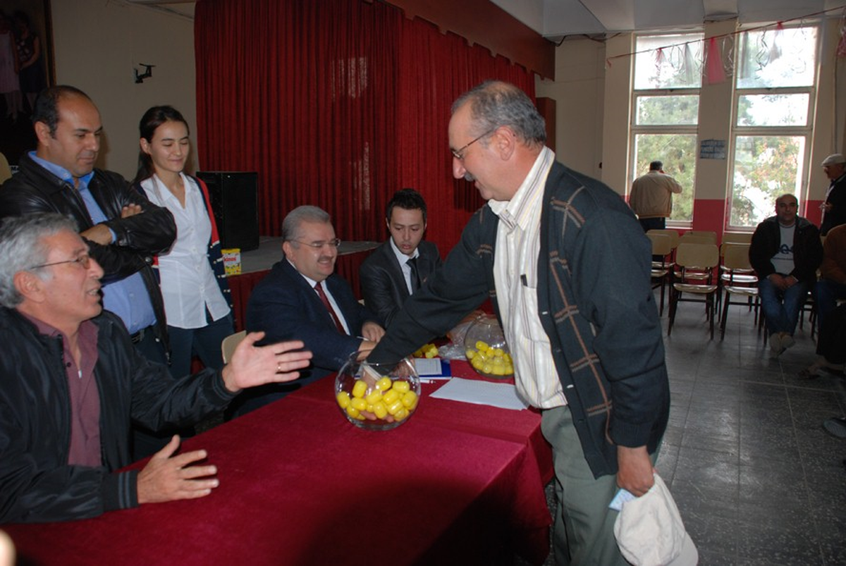 Eşme Kemer Kent Toplu Konut Projesinde Kura Heyecanı