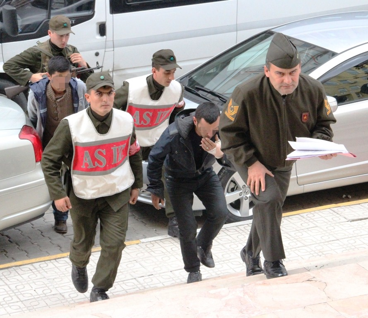 Gasp İddiası Zanlısı 2 Asker Tutuklandı