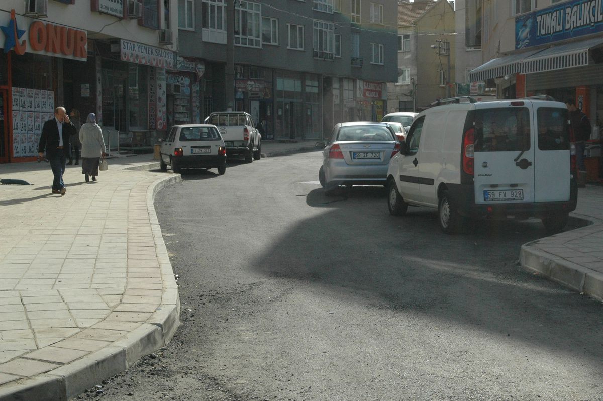 Gölcük Meydanı Asfaltlandı
