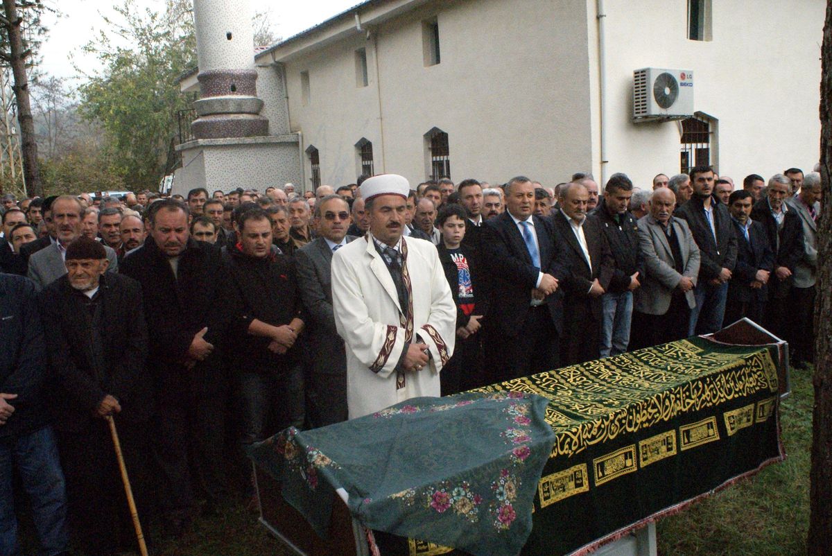 Hasret Enginyurt Toprağa Verildi