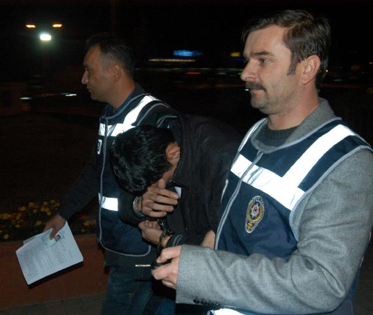 Hırsız Çaldığı Bilgisayar ve Altınlarla Yakalandı
