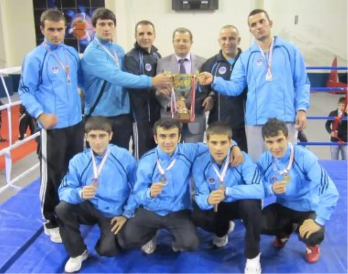 Kağıtspor\'lu Boksörler Türkiye Şampiyonasında