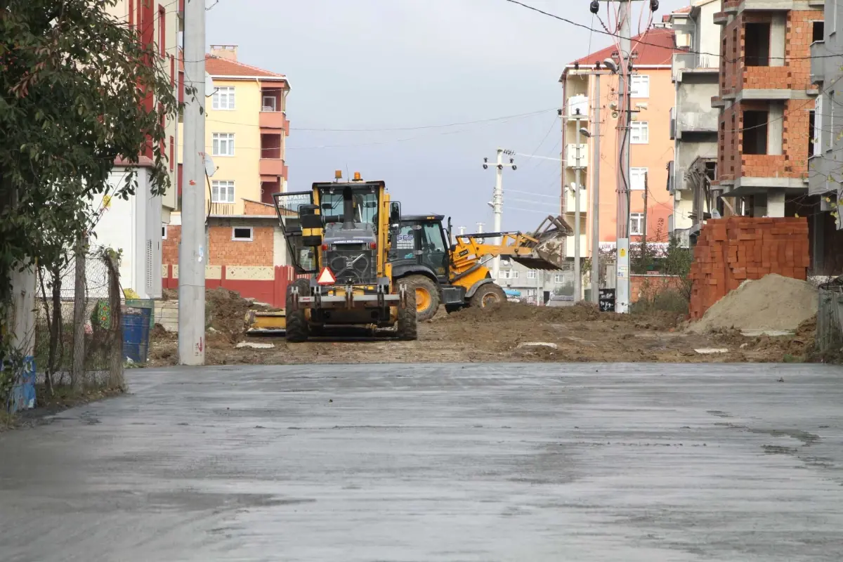 Kapaklı\'da Beton Yol Çalışmaları Sürüyor