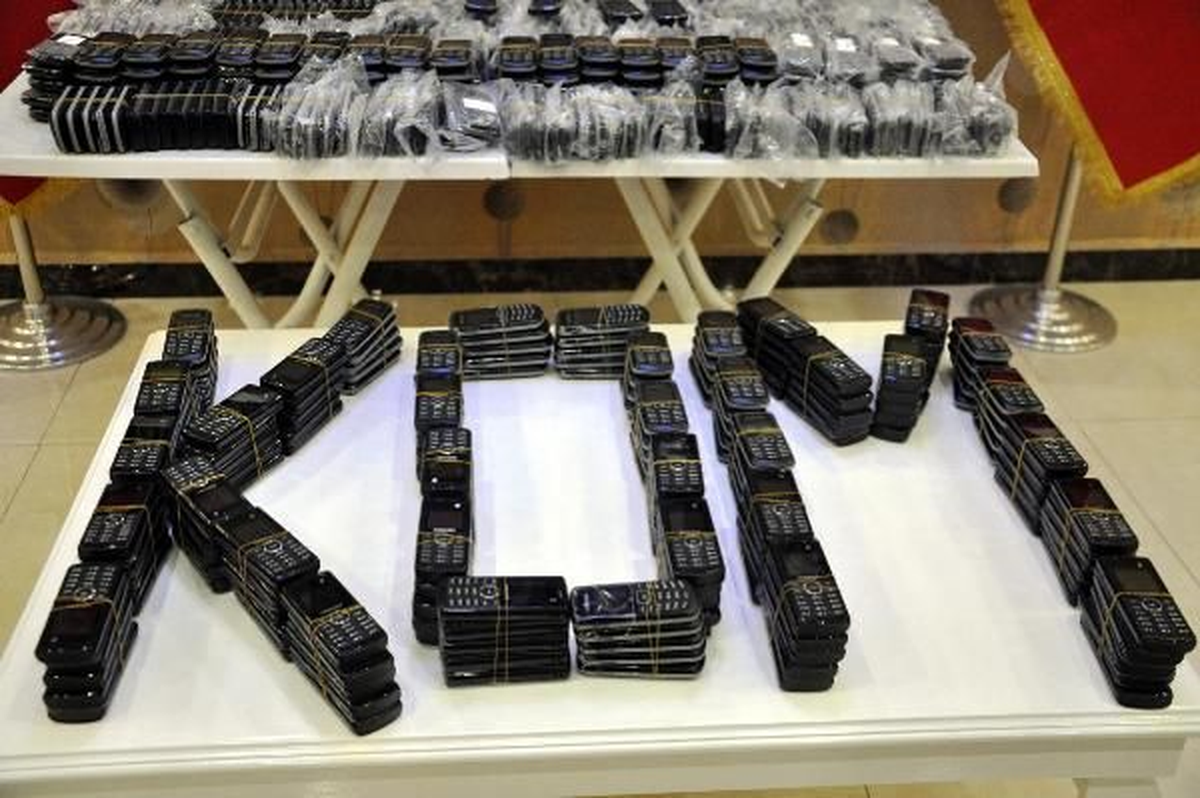 Mardin\'de 900 Kaçak Cep Telefonu Ele Geçirildi