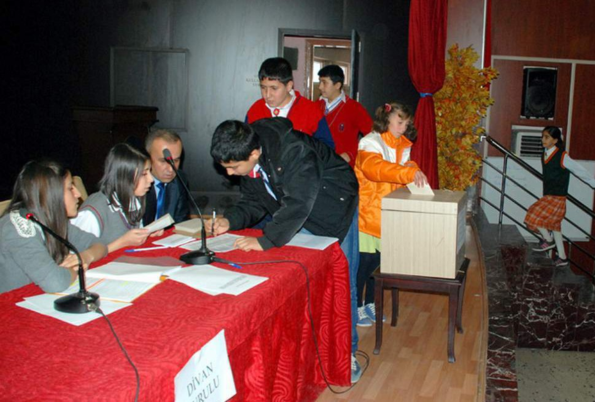 Merkez İlçe Öğrenci Meclisi Temsilcileri Seçildi