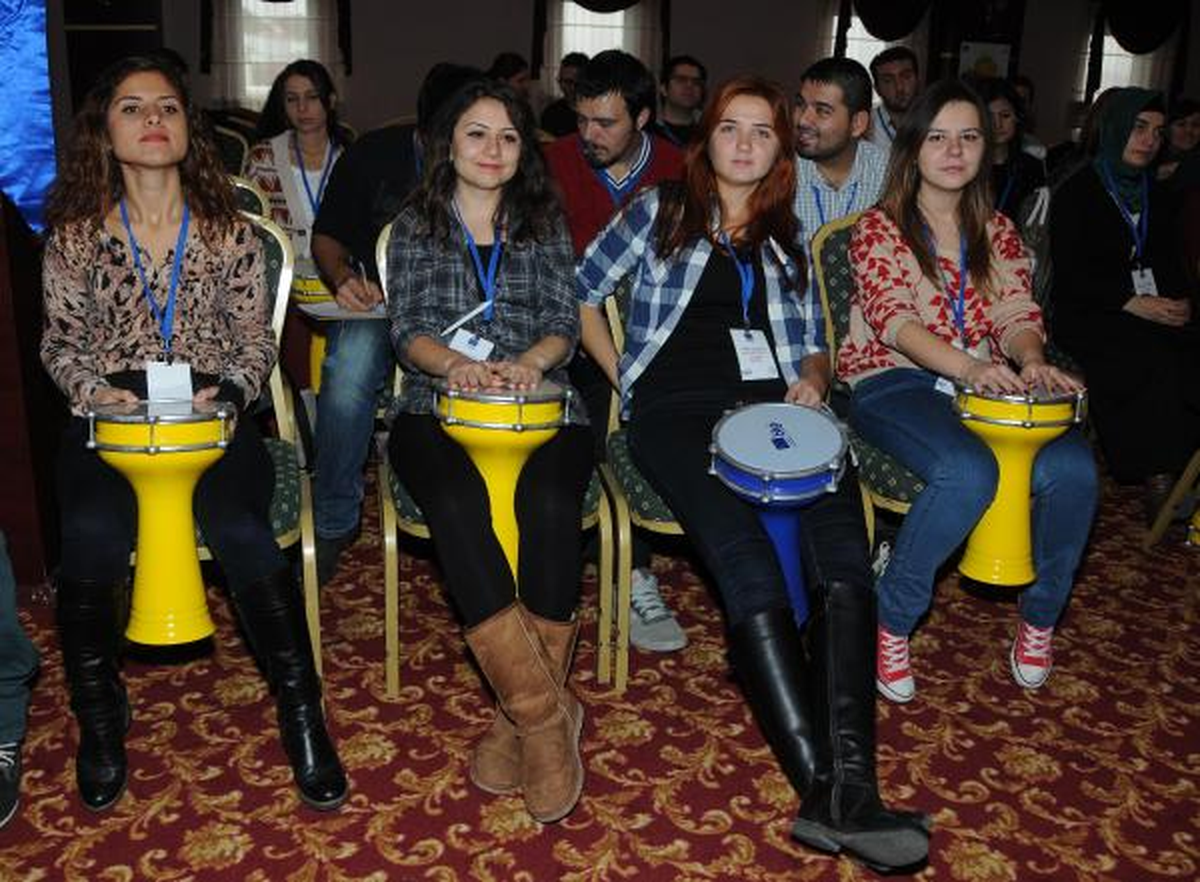 Okay Temiz\'den AB Destekli Ritim Dersi