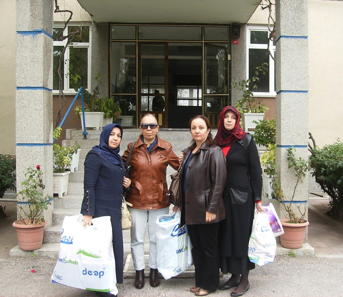 Okul Aile Birliği\'nden Huzurevi Ziyareti