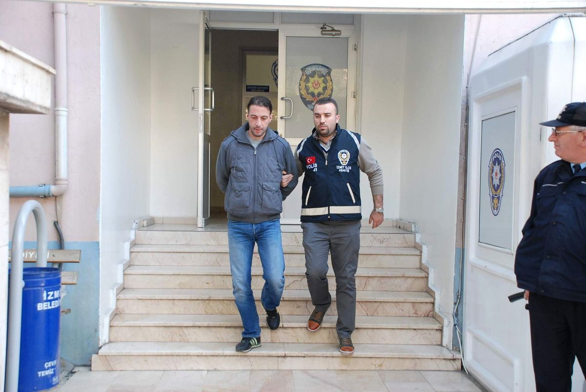 Otobüs Durağının Camlarını Kıran Şahıs Gözaltına Alındı
