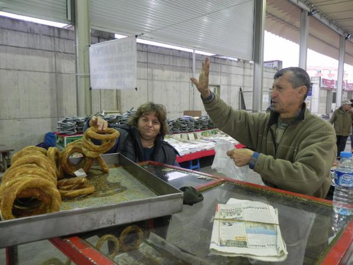 Pazarda 4 Simit 1 Lira