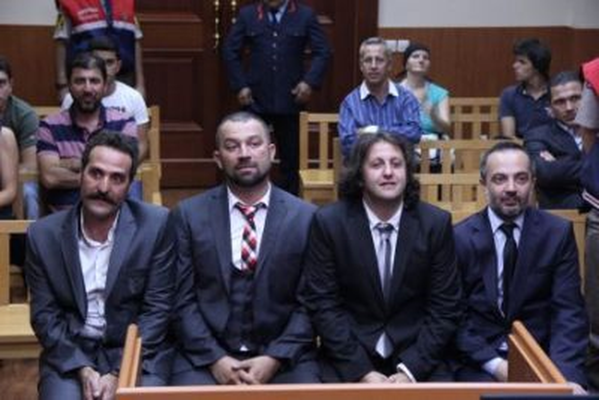 Rock Müziğin Üç Büyükleri Çakallarla Dans Ediyor