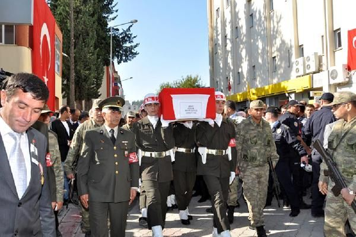 Şehit Cenazesinde Başbakan\'a Küfür