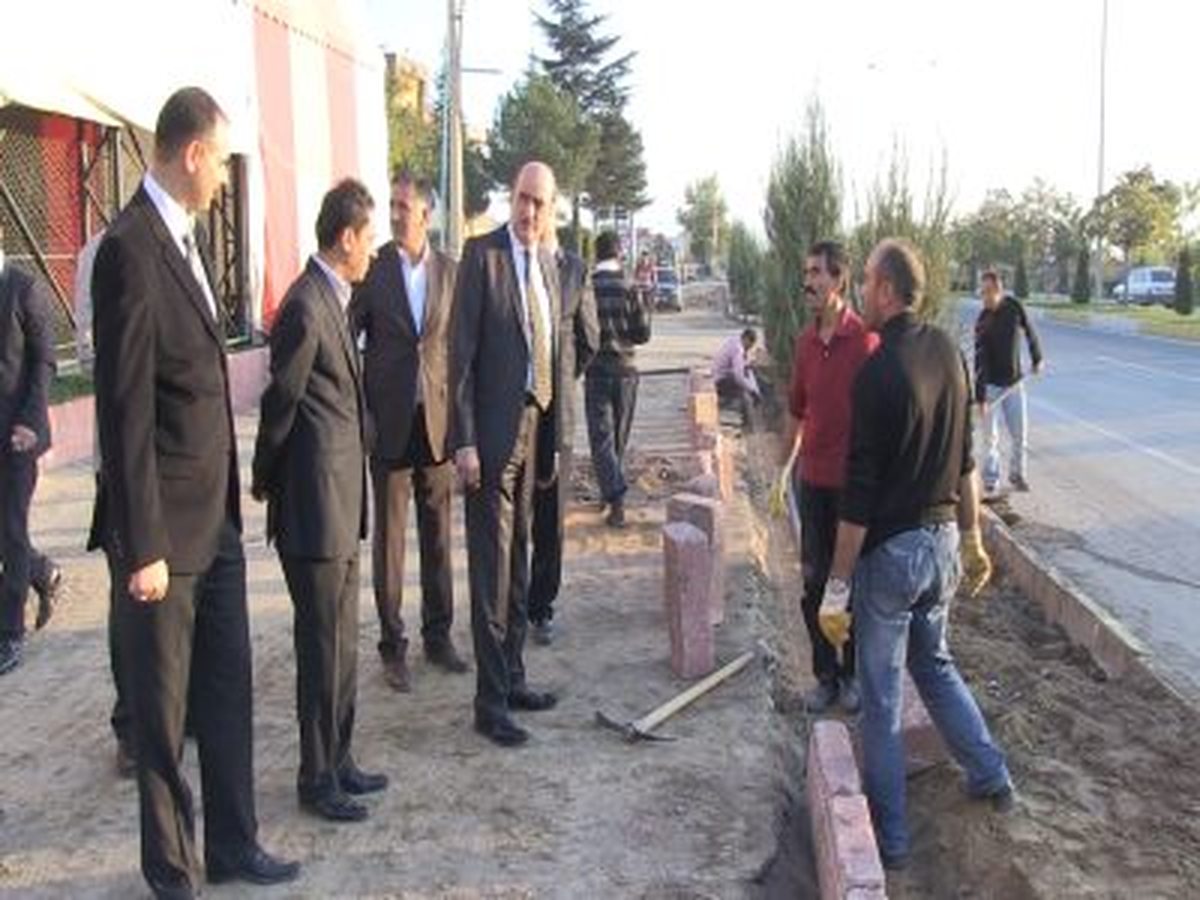 "Seralarımızda Yetişen Bitkiler Şehri Süslüyor"