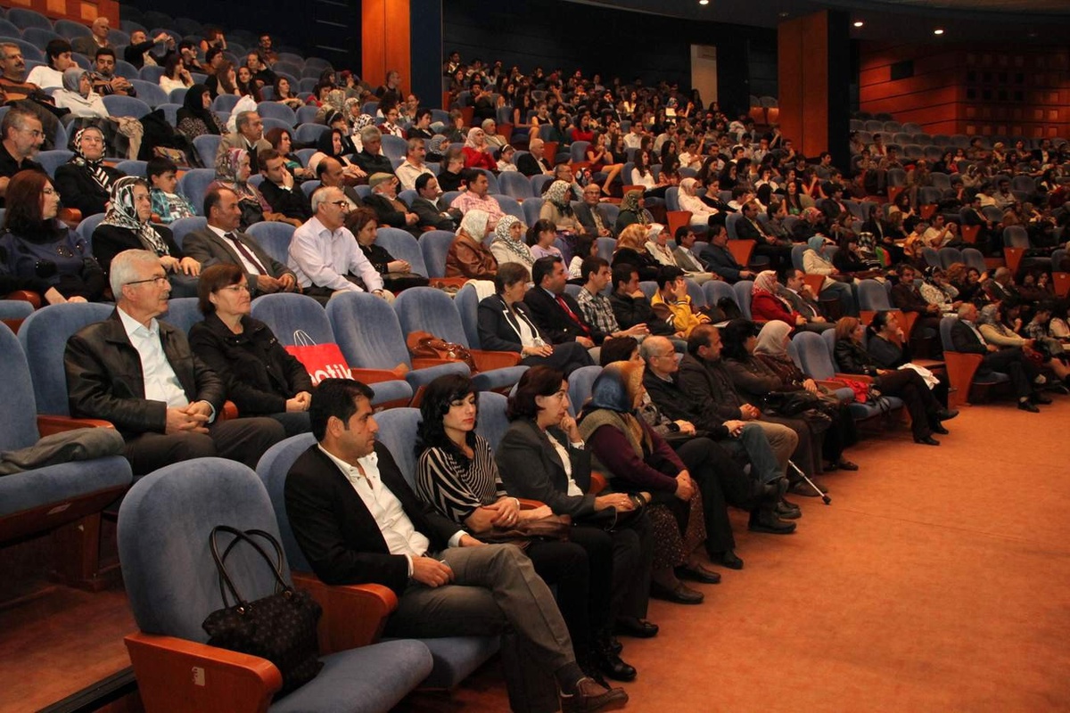 Tıp Fakültesi Öğrencileri Beyaz Önlüklerini Giydi