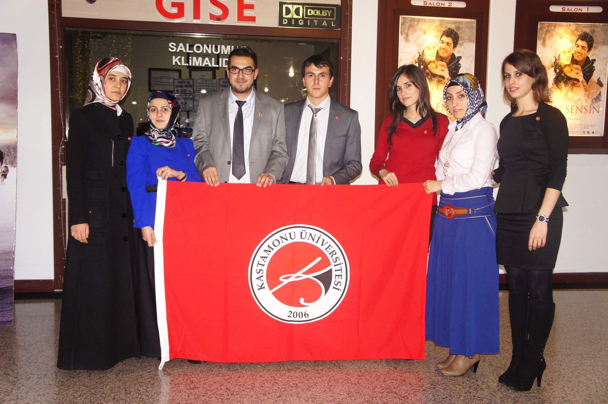 Üniversiteli Öğrencilerden \'Sosyal Sorumluluk\' Projesi