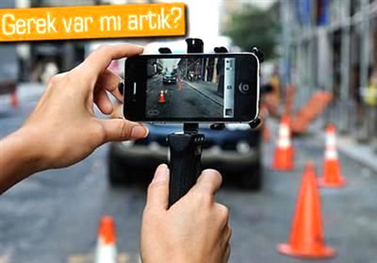 Akıllı Telefonlar, Fotoğraf Makinesi Piyasasını Baltalıyor